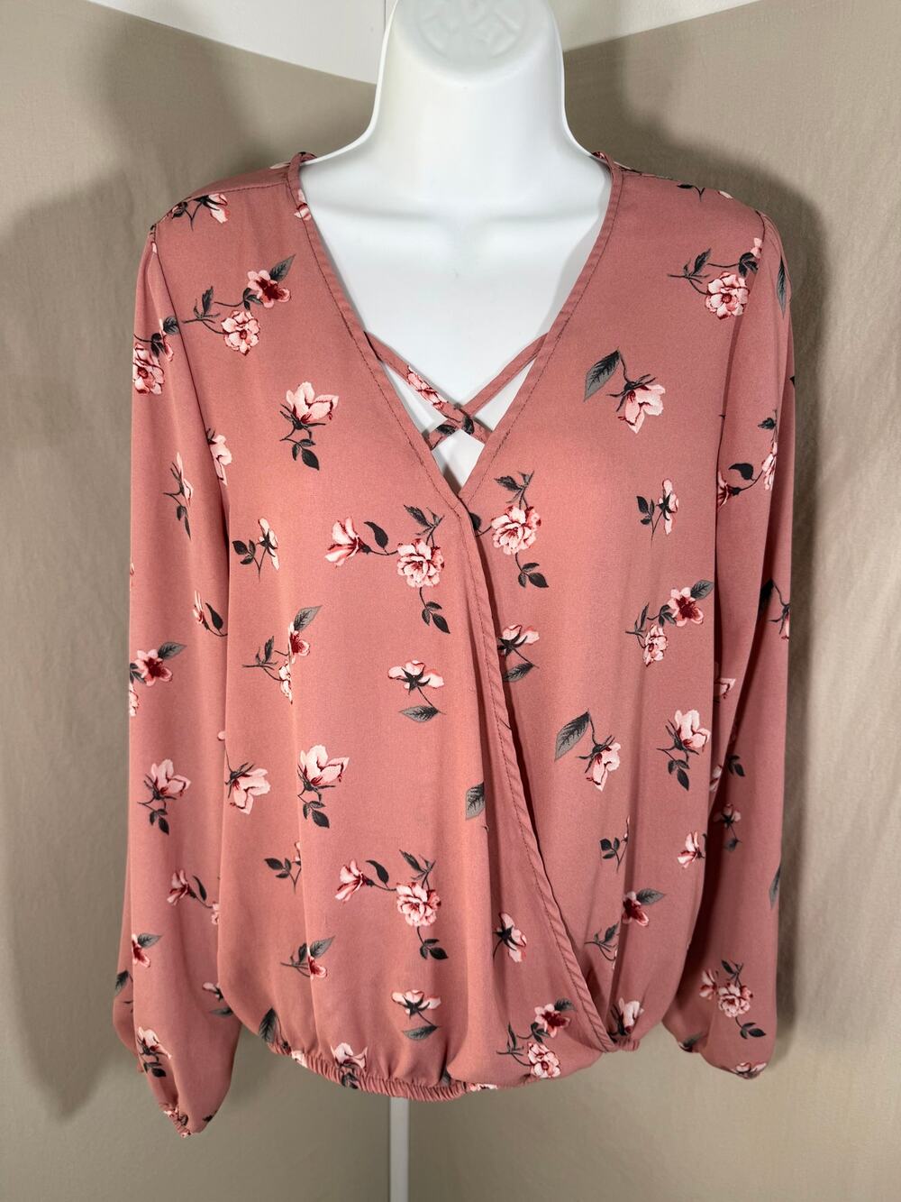 J For Justify Mauve Floral Surplice Blouse M